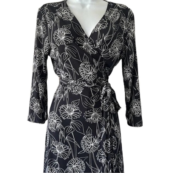 BANANA REPUBLIC Black & White Floral Wrap Dress Wrinkle Resistant Goth NWOT - Picture 9 of 15